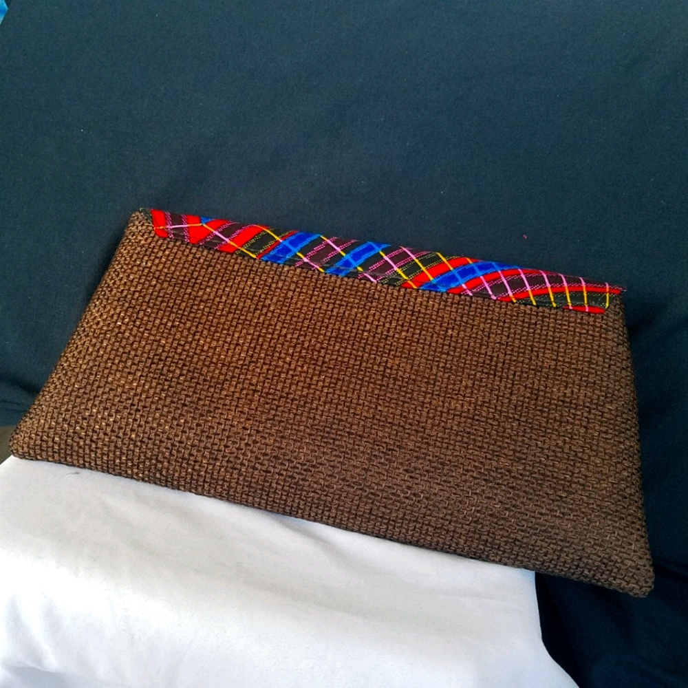 Unique Clutch - Picture 2 of 3